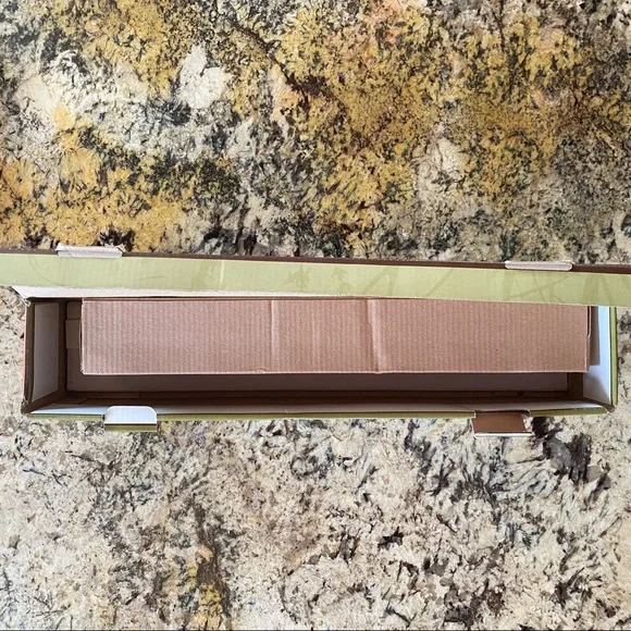 Magnetic Rack with Canisters - Picture 5 of 9